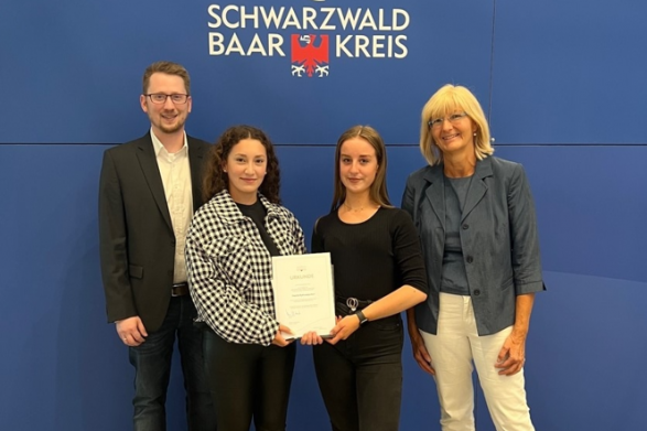 Ilayda Kahyaogullari erhält den Preis des Landrats für besonderes Engagement